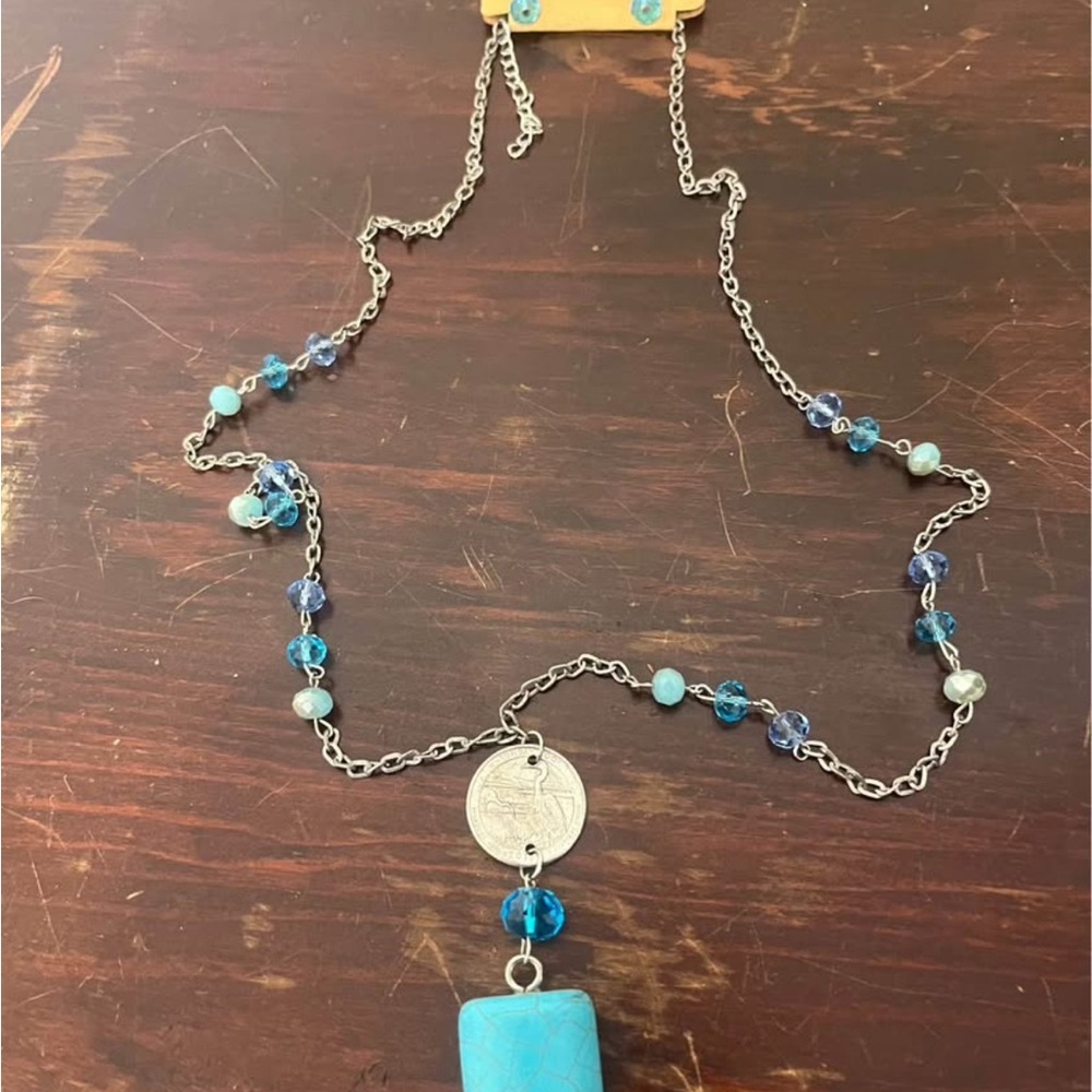 Fashion Jewelry Blue and Silver Necklace with Turquoise.